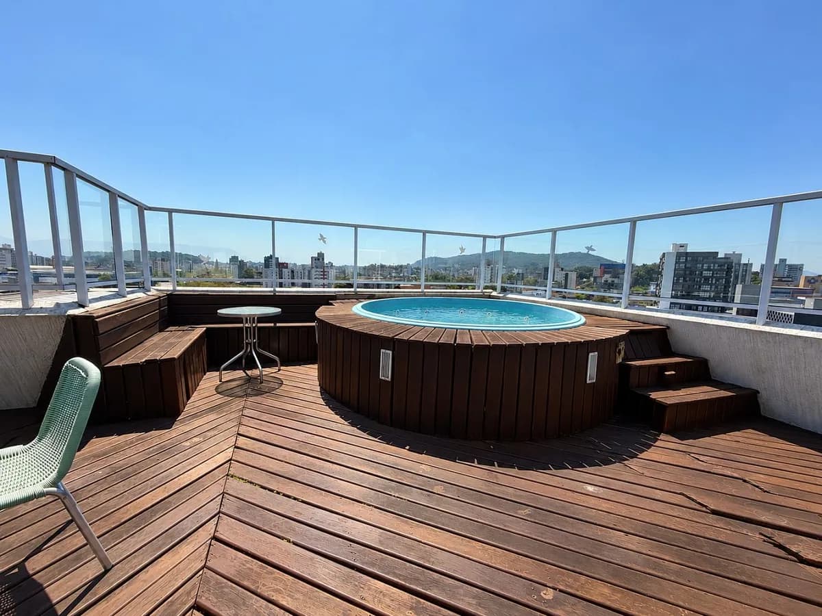 Cobertura duplex no bairro América, em Joinville